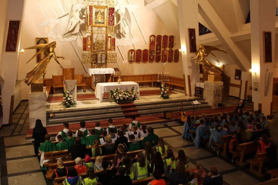 Odblaskowy różaniec w Pasierbcu - zdjęcie 3