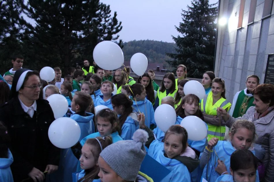 Odblaskowy różaniec w Pasierbcu - zdjęcie 4