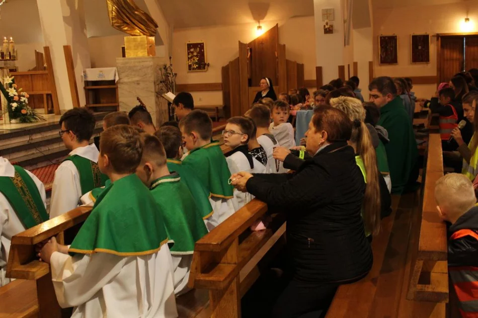 Odblaskowy różaniec w Pasierbcu - zdjęcie 13