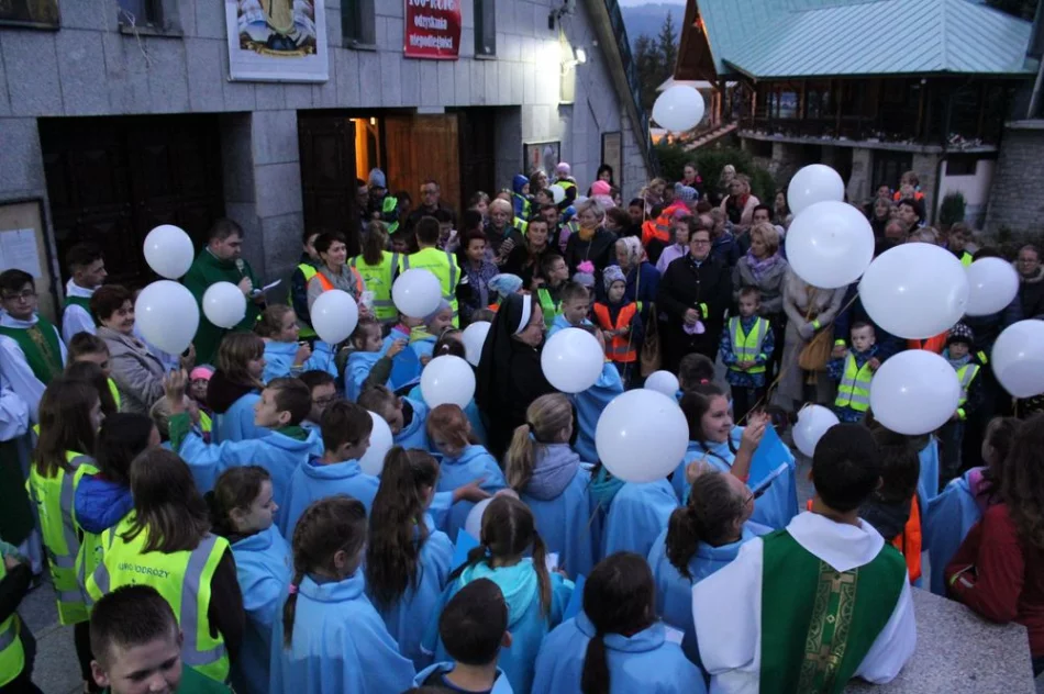 Odblaskowy różaniec w Pasierbcu - zdjęcie 14