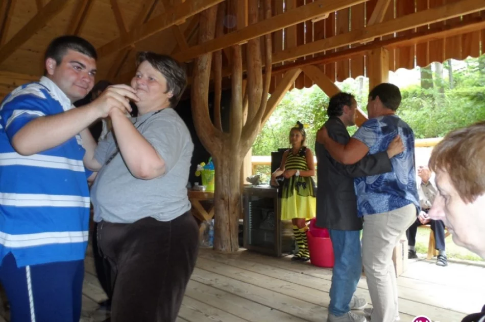 Integracyjne spotkanie podopiecznych dwóch domów samopomocy - zdjęcie 4