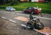 Zderzenie motocykla z samochodem - zdjęcie główne