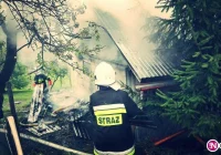 Pożar budynku gospodarczego - 35 strażaków w akcji - zdjęcie główne