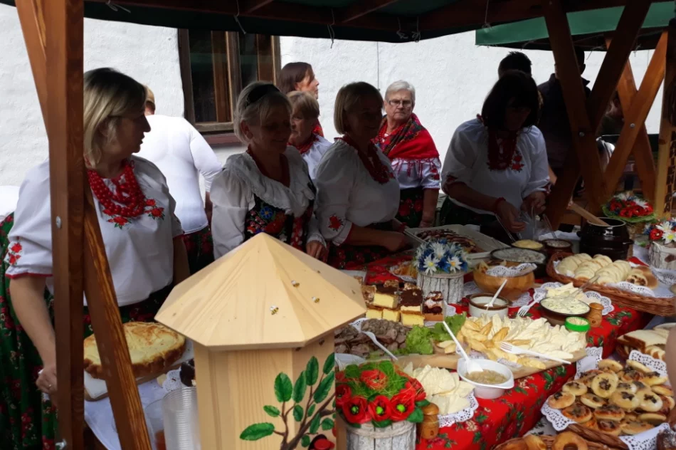 Akcenty z Limanowszczyzny w sądeckim skansenie - zdjęcie 4