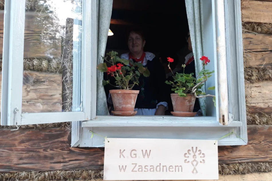Akcenty z Limanowszczyzny w sądeckim skansenie - zdjęcie 6