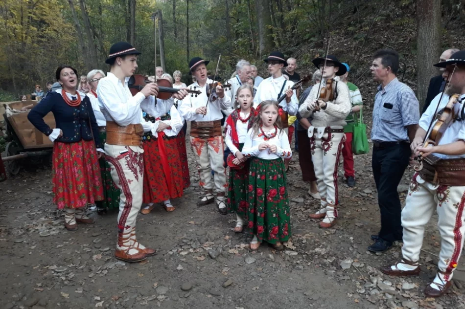 Akcenty z Limanowszczyzny w sądeckim skansenie - zdjęcie 8