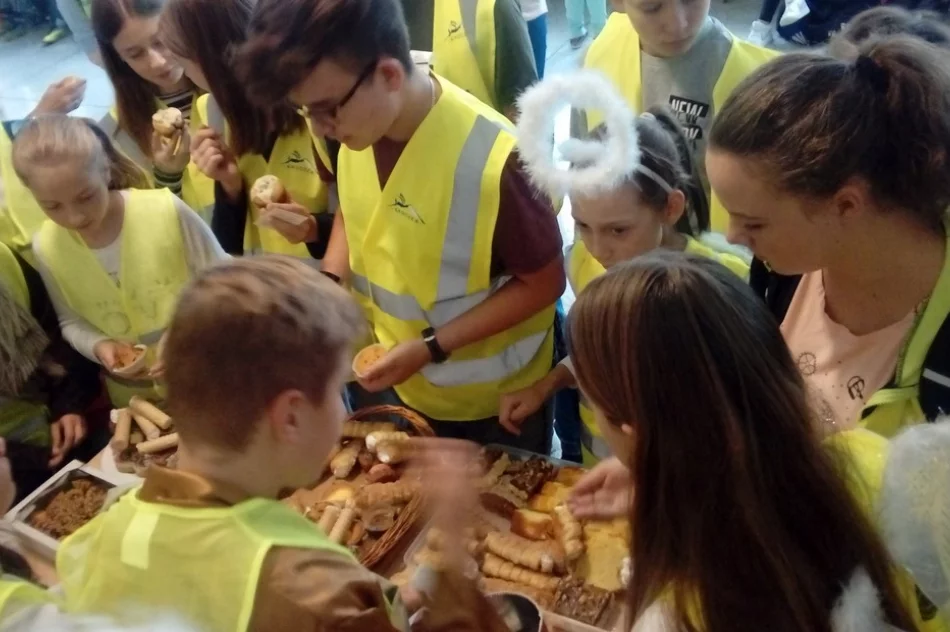 „Bezpieczny i słodki dzień” w Szkole Podstawowej w Pasierbcu - zdjęcie 5