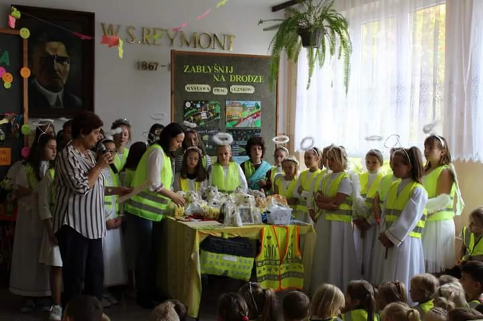 „Bezpieczny i słodki dzień” w Szkole Podstawowej w Pasierbcu - zdjęcie 15