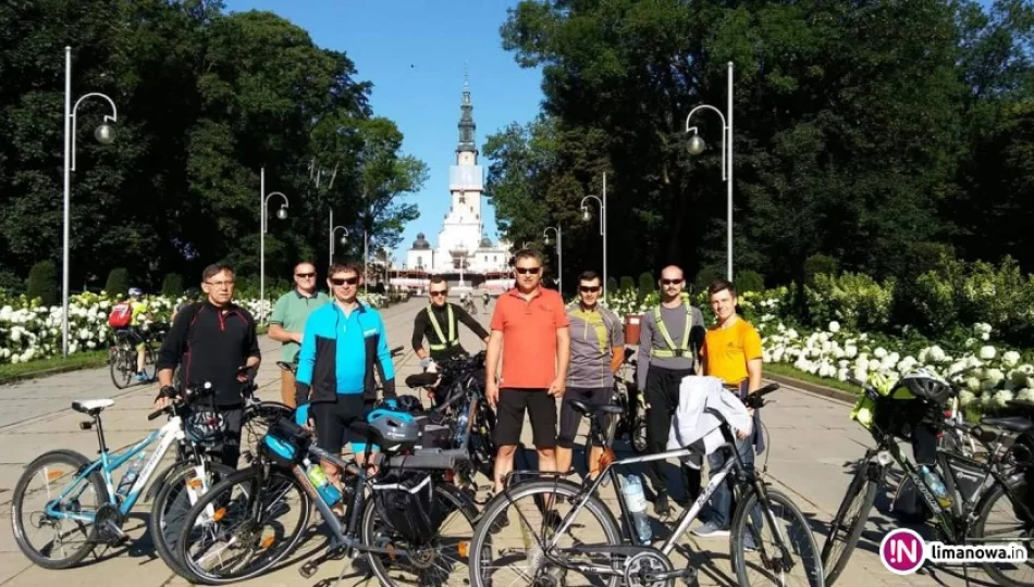 Przebyli 270 km na rowerach, by dotrzeć na Jasną Górę - zdjęcie 1