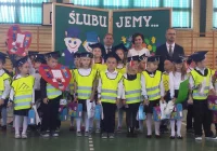 „Ślubowanie pierwszaków” w SP Mordarka z odblaskami w roli głównej - zdjęcie główne