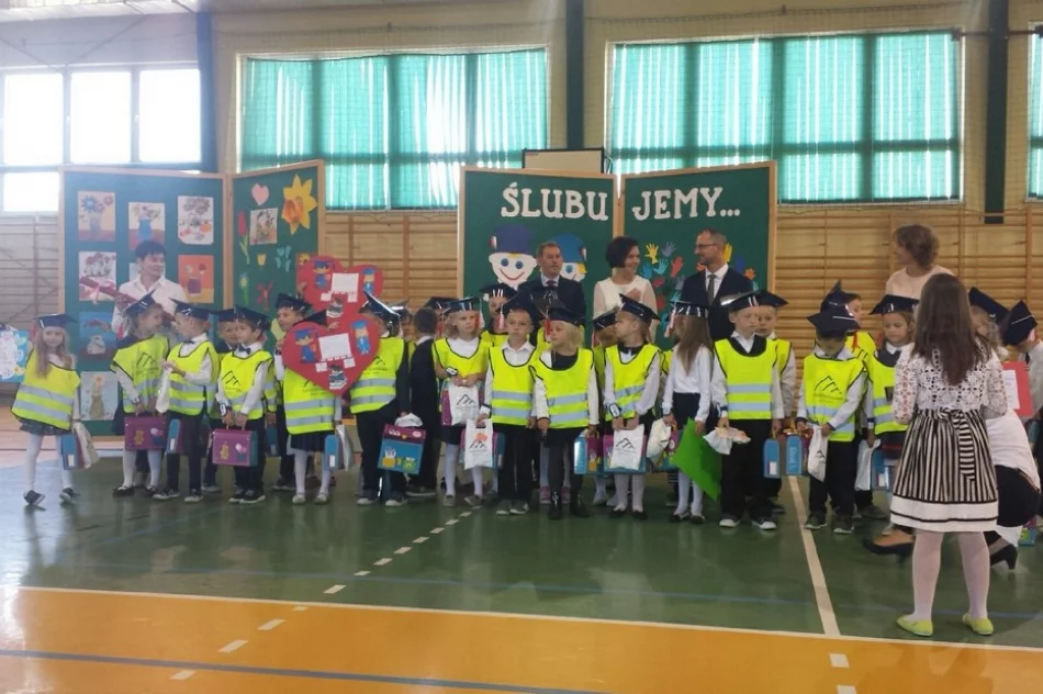 „Ślubowanie pierwszaków” w SP Mordarka z odblaskami w roli głównej - zdjęcie 4