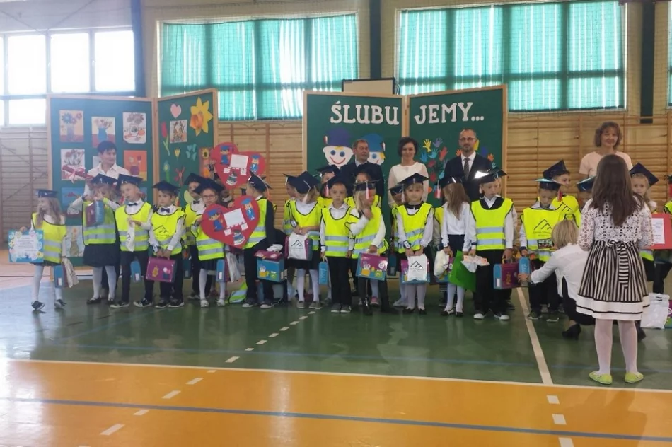 „Ślubowanie pierwszaków” w SP Mordarka z odblaskami w roli głównej - zdjęcie 5