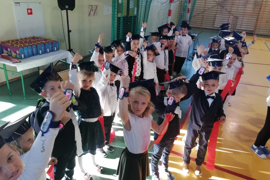 „Ślubowanie pierwszaków” w SP Mordarka z odblaskami w roli głównej - zdjęcie 7