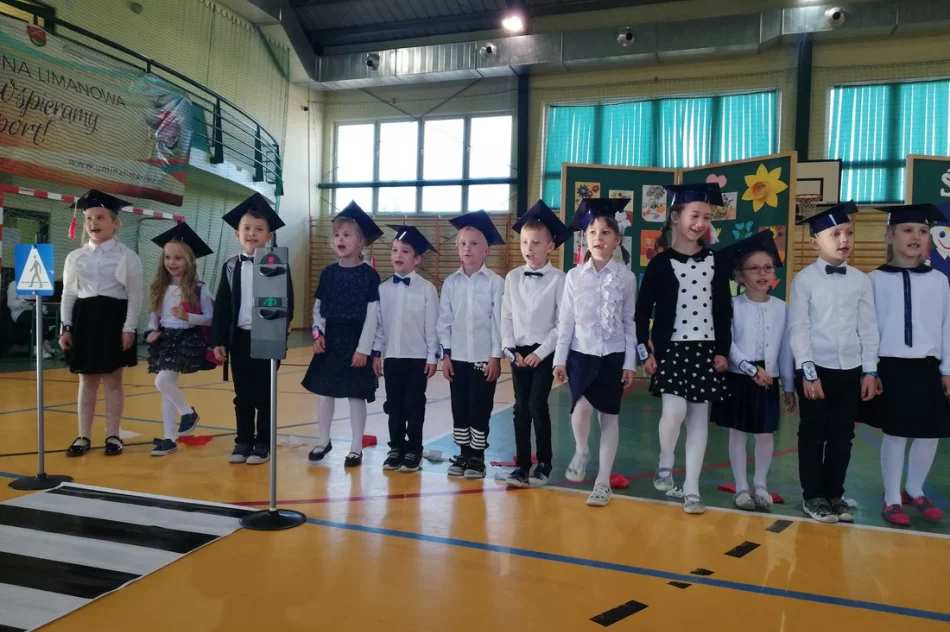 „Ślubowanie pierwszaków” w SP Mordarka z odblaskami w roli głównej - zdjęcie 9