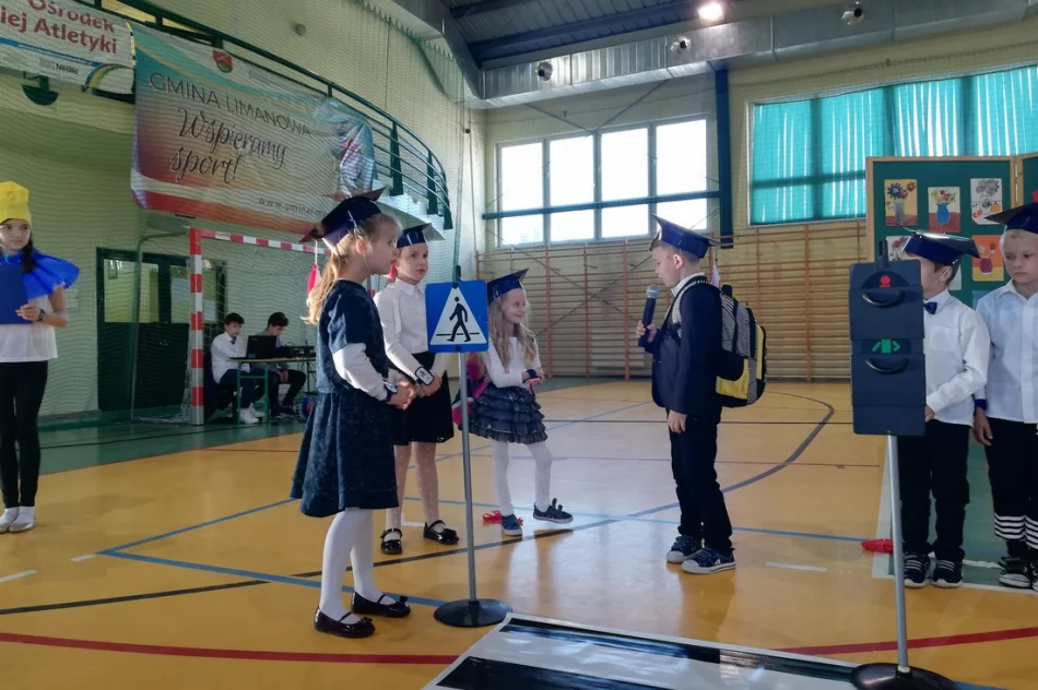 „Ślubowanie pierwszaków” w SP Mordarka z odblaskami w roli głównej - zdjęcie 10