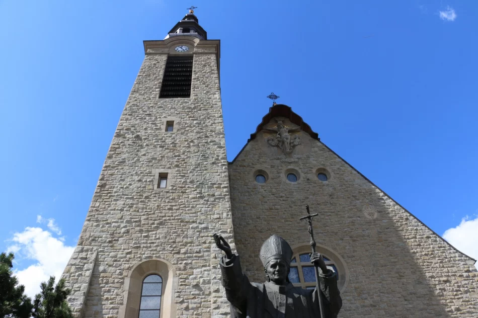 100-lecie poświęcenia Limanowskiego Kościoła Bazyliki Mniejszej pw. Matki Boskiej Bolesnej 28 października 2018 r. godz. 12.00 - zdjęcie 3