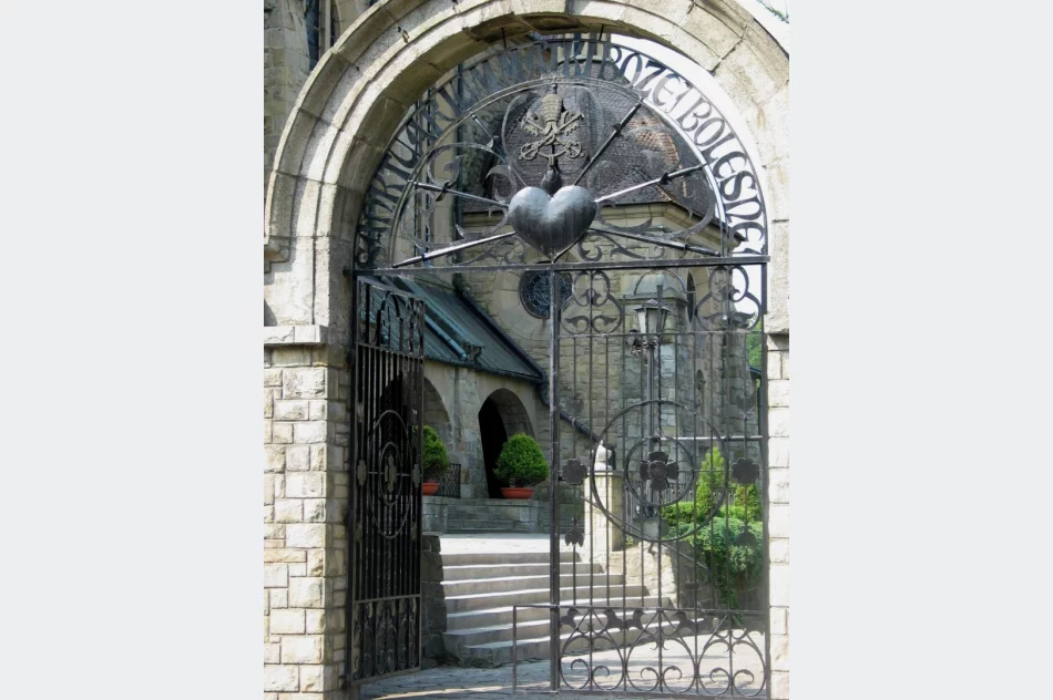 100-lecie poświęcenia Limanowskiego Kościoła Bazyliki Mniejszej pw. Matki Boskiej Bolesnej 28 października 2018 r. godz. 12.00 - zdjęcie 5