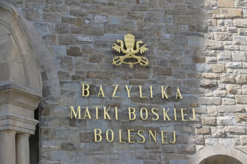 100-lecie poświęcenia Limanowskiego Kościoła Bazyliki Mniejszej pw. Matki Boskiej Bolesnej 28 października 2018 r. godz. 12.00 - zdjęcie 11