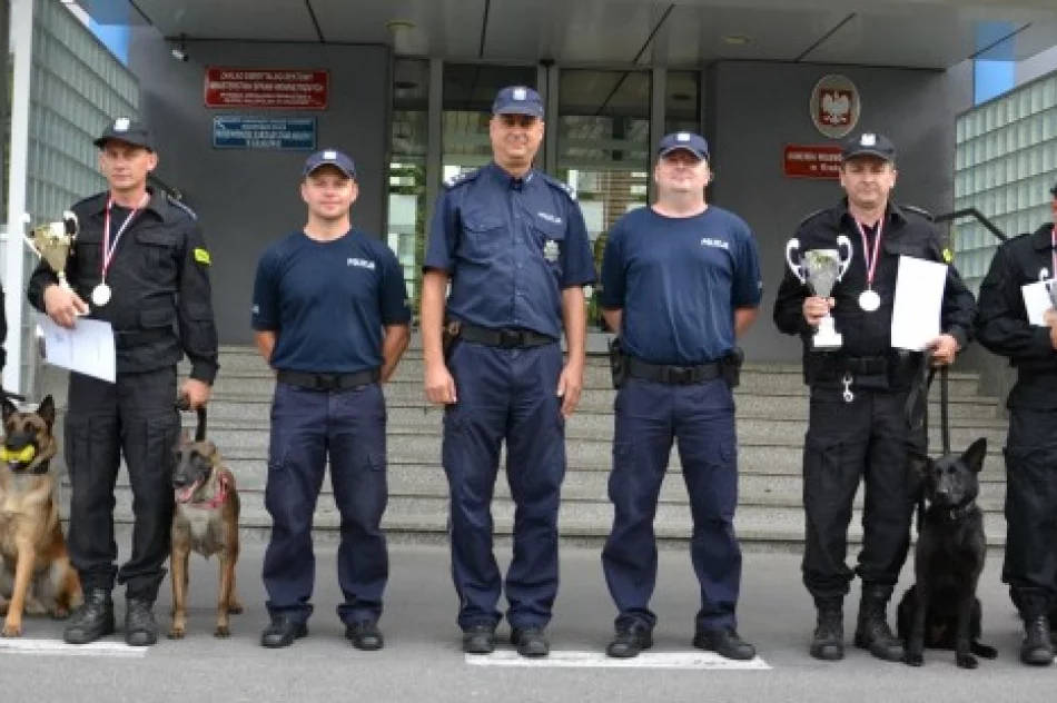 Trzecie miejsce Sławomira Sroki z KPP w Limanowej z psem „Jogo” - zdjęcie 2