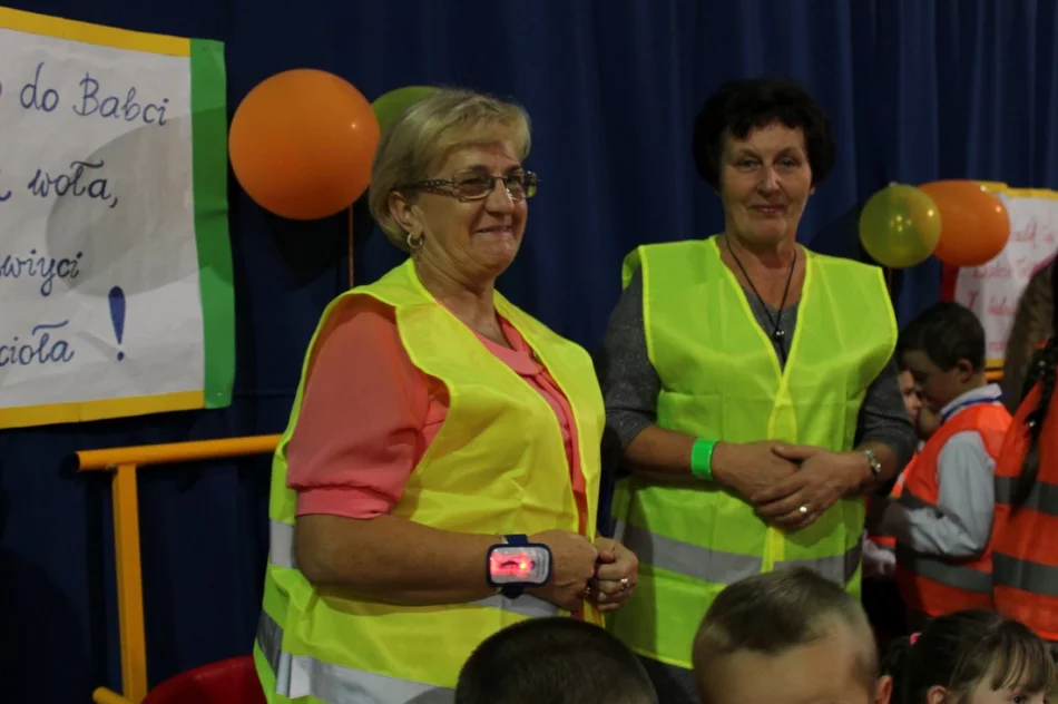 Wielka Gala Odblaskowa z „Inspektorem Wawelkiem” w Szkole Podstawowej w Pasierbcu  - zdjęcie 2