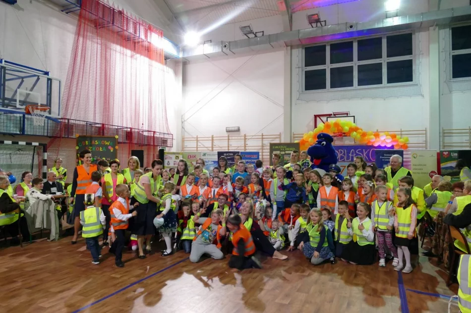 Wielka Gala Odblaskowa z „Inspektorem Wawelkiem” w Szkole Podstawowej w Pasierbcu  - zdjęcie 3