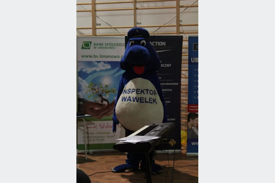 Wielka Gala Odblaskowa z „Inspektorem Wawelkiem” w Szkole Podstawowej w Pasierbcu  - zdjęcie 20