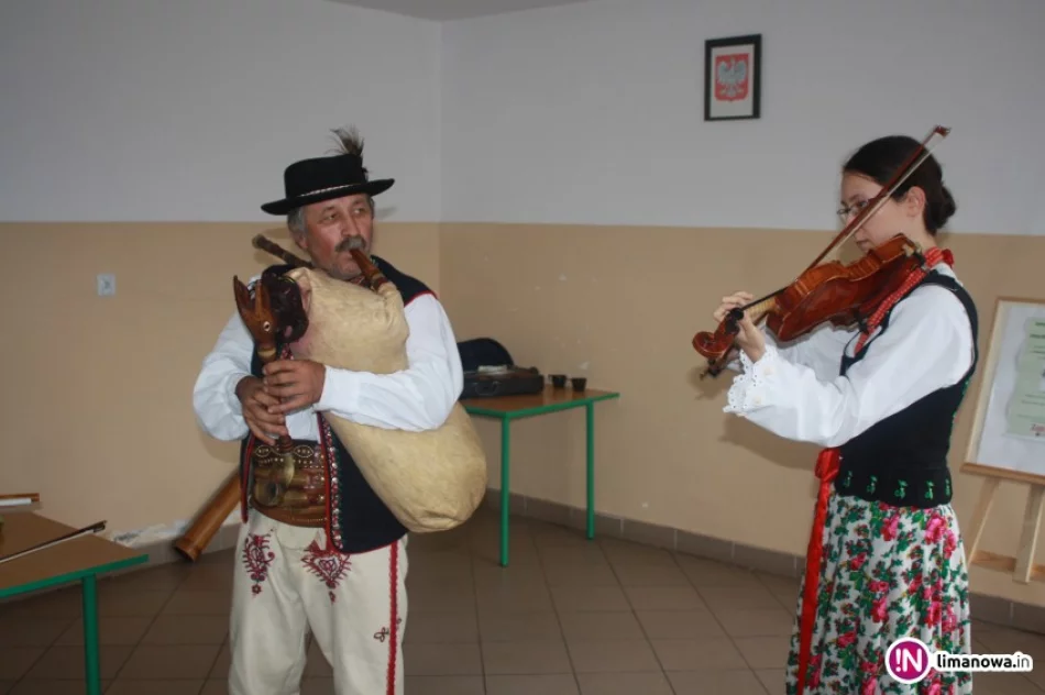 Wędrowali w przeszłość muzyki i tańca - zdjęcie 4