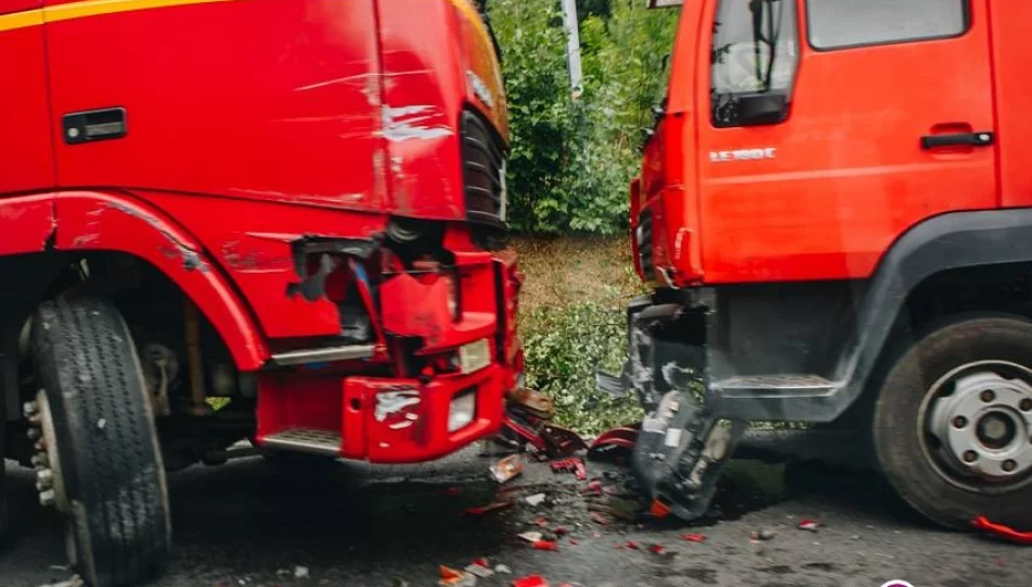 Zderzenie dwóch ciężarówek, wahadło na 'krajówce' - zdjęcie 1