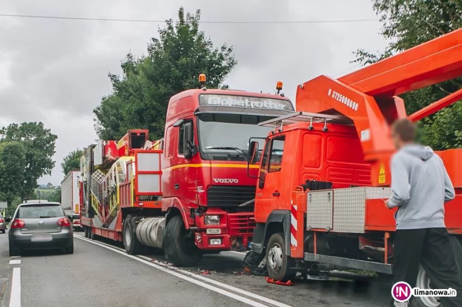 Zderzenie dwóch ciężarówek, wahadło na 'krajówce' - zdjęcie 2
