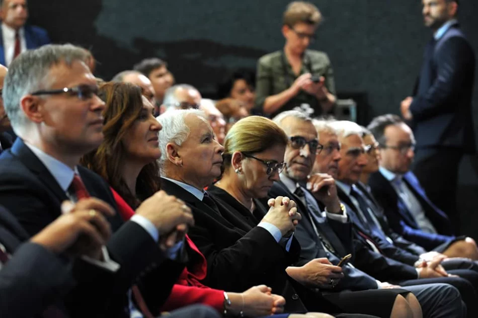 Jarosław Kaczyński o wyborach samorządowych goszcząc w regionie. W Nowym Sączu nazwano go "dyktatorem" - zdjęcie 2