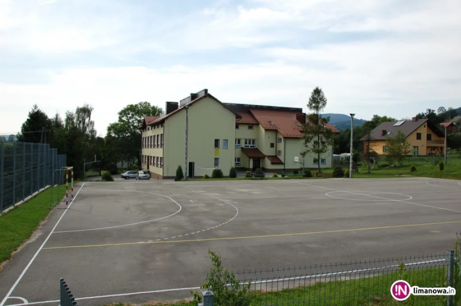 Gmina zbuduje trzy boiska dzięki dofinansowaniu - zdjęcie 2