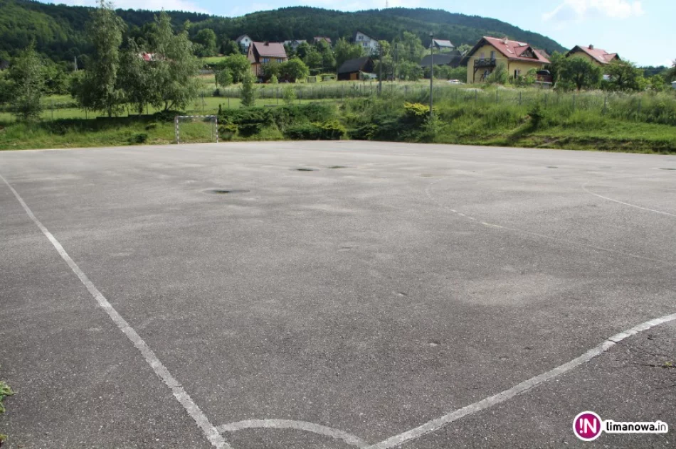 Gmina zbuduje trzy boiska dzięki dofinansowaniu - zdjęcie 3