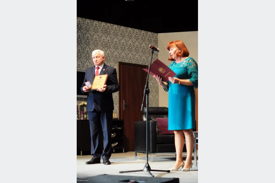 Wręczono odznaczenia miejskie - zdjęcie 8