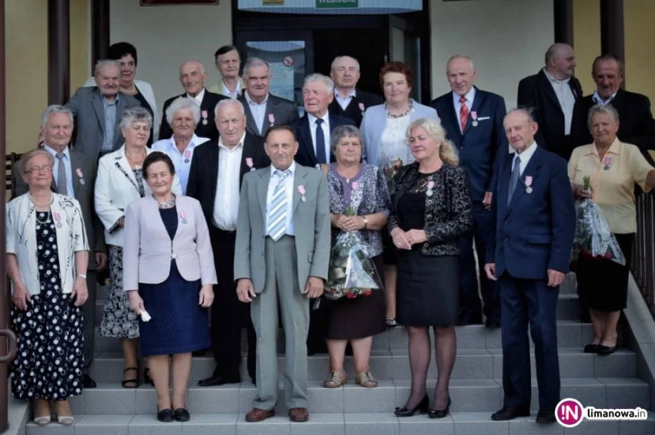 Świętowali 60. i 50-lecie Pożycia Małżeńskiego w gminie Dobra - zdjęcie 3