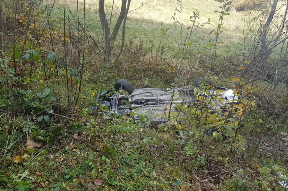 Audi dachowało w korycie potoku - zdjęcie 2