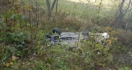 Audi dachowało w korycie potoku - zdjęcie 2
