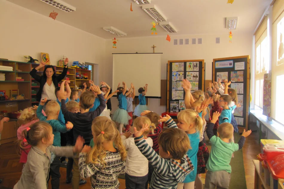 PRZEKAZANIE OCZYSZCZACZY POWIETRZA W MIEJSKICH PLACÓWKACH PRZEDSZKOLNYCH. - zdjęcie 6