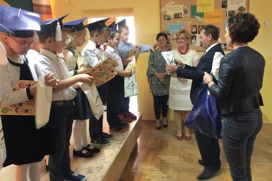 Pasowanie na uczniów w Szkole Podstawowej w Kaninie - zdjęcie 7