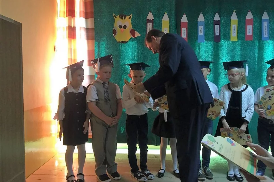 Pasowanie na uczniów w Szkole Podstawowej w Kaninie - zdjęcie 15