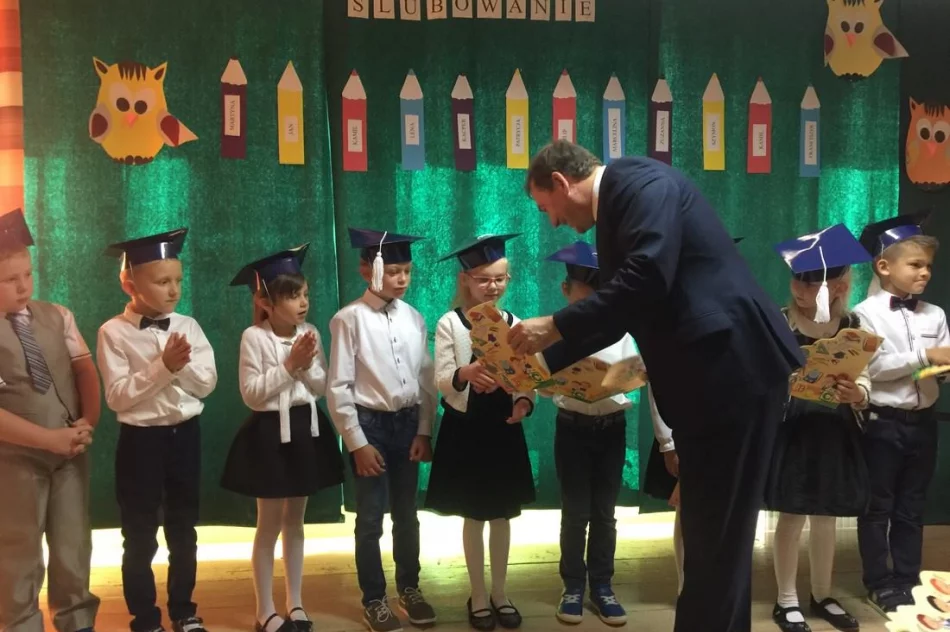 Pasowanie na uczniów w Szkole Podstawowej w Kaninie - zdjęcie 16