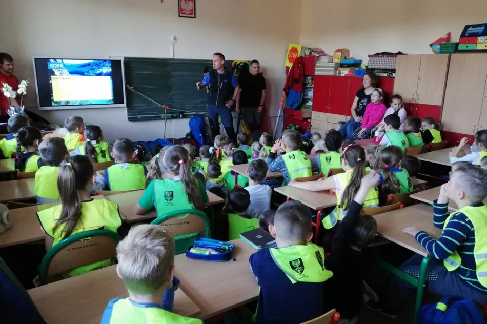 Uczniowie SP Mordarka spotkali się z Grupą Podhalańską GOPR - zdjęcie 5