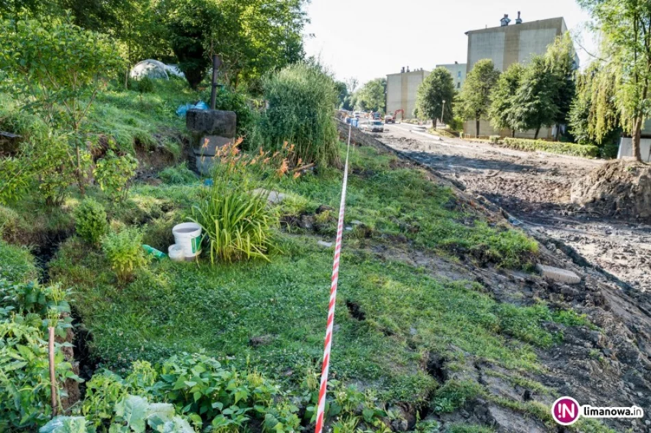 Osuwisko zerwało główną magistralę wodociągu - zdjęcie 3