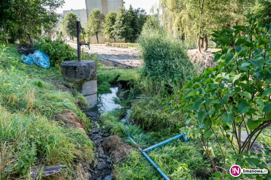 Osuwisko zerwało główną magistralę wodociągu - zdjęcie 4