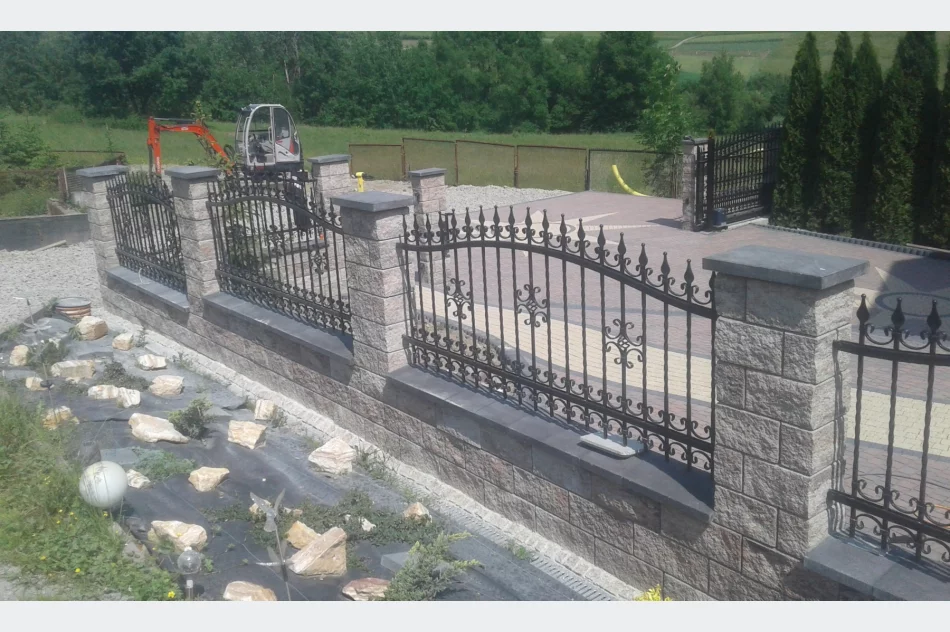 KOMPLEKSOWA BUDOWA OGRODZEŃ i UKŁADANIE KOSTKI BRUKOWEJ - zdjęcie 5