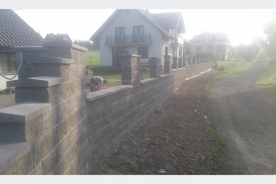 KOMPLEKSOWA BUDOWA OGRODZEŃ i UKŁADANIE KOSTKI BRUKOWEJ - zdjęcie 7