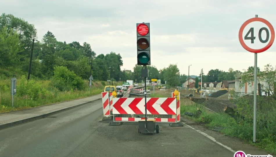 Raz ruch sterowany ręcznie, a raz sygnalizacją która korkuje miasto (wideo) - zdjęcie 1