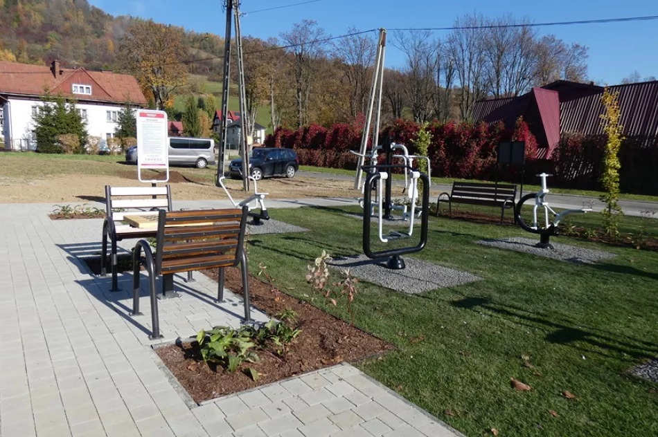 Powstało boisko i strefa aktywności - zdjęcie 3