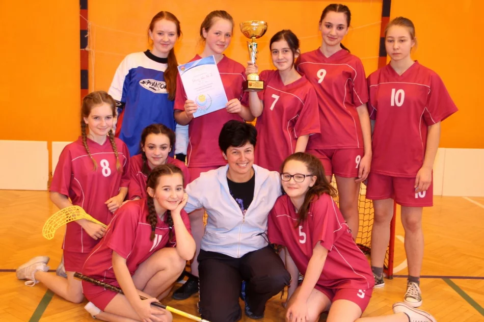 Mistrzostwa gminy Limanowa w unihokeju dziewcząt i chłopców - zdjęcie 3