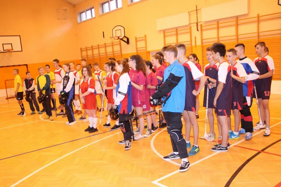 Mistrzostwa gminy Limanowa w unihokeju dziewcząt i chłopców - zdjęcie 4