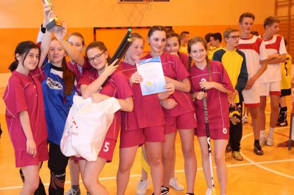 Mistrzostwa gminy Limanowa w unihokeju dziewcząt i chłopców - zdjęcie 5